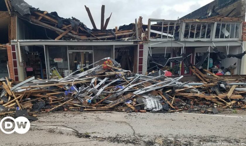 Tornadoes ripping through US Midwest turn deadly in Oklahoma