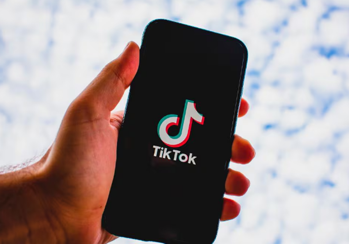 Tu voz va a ser clonada en 'TikTok' en segundos: así es la función en la que trabaja la plataforma con inteligencia artificial