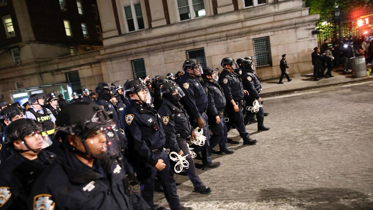 Gaza-Proteste an Columbia University: Polizei stürmt von Aktivisten besetztes Gebäude auf Universitätscampus