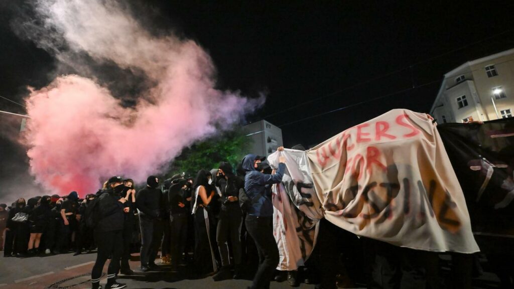 1. Mai: Mehr als 3.000 Polizisten in Walpurgisnacht im Einsatz