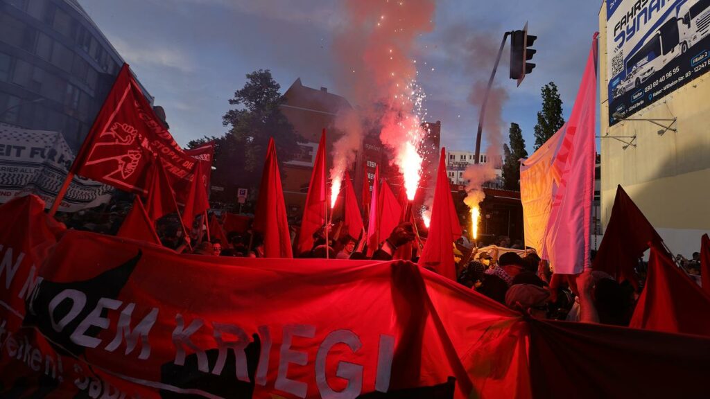 1. Mai: Mai-Demonstrationen verlaufen bisher großteils ohne Zwischenfälle