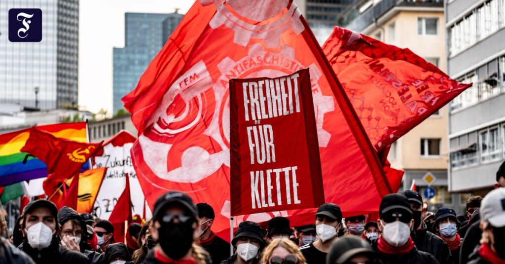 Revolutionärer Erster Mai: 2000 Linksradikale ziehen durch Frankfurt