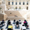 Inspiration et transpiration : on a fait du yoga et du cardio au beau milieu du Louvre