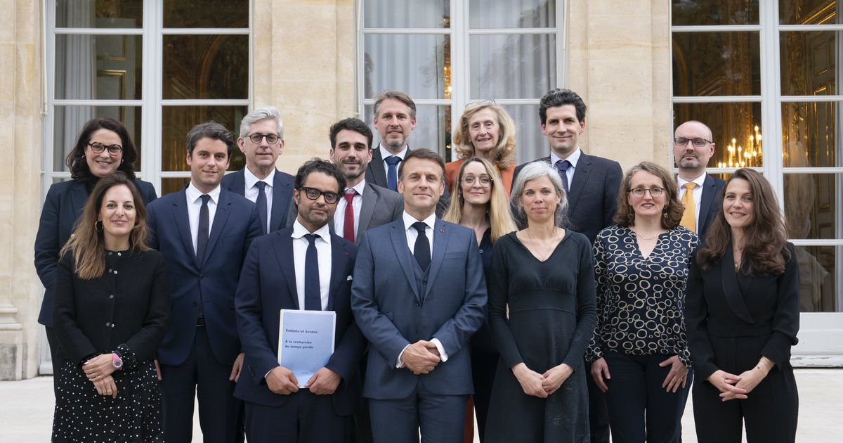 Remise du rapport sur les écran à Emmanuel Macron, le 1er mai 2024