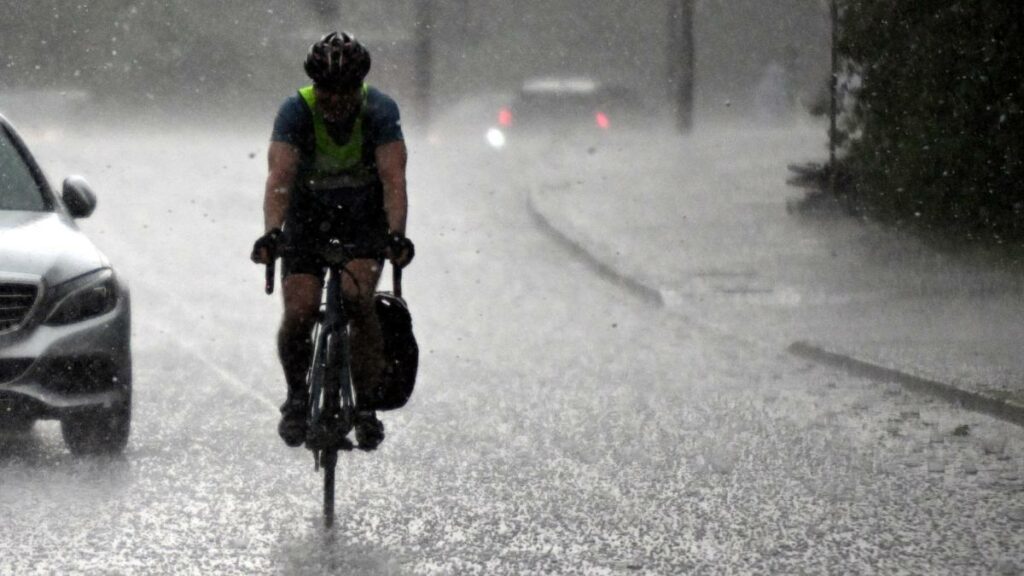 Schwere Gewitter in NRW – Ort in Baden-Württemberg teils überflutet