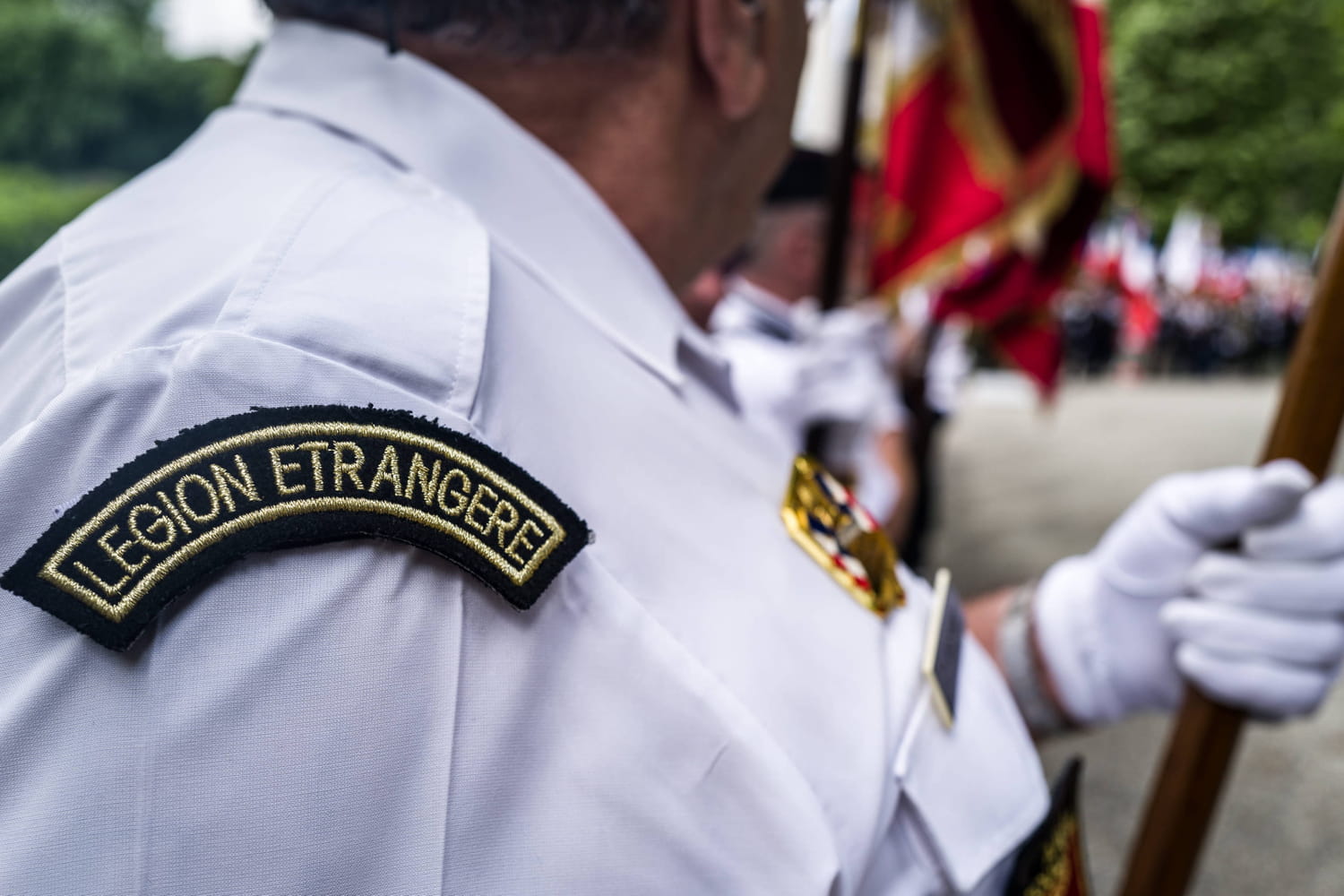 Cet ancien légionnaire taille un "sourire d'ange" à sa victime, un acte d'horreur lié à son passé ?