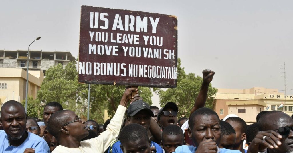 Manifestation à Niamey pour demander le départ des soldats américains basés dans le nord du Niger, le 13 avril 2024