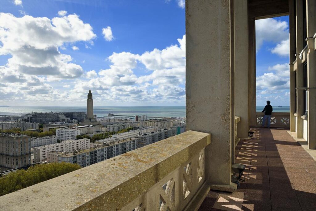 Vivre à Rouen, Caen ou dans la Manche : prix, conseils et tendances de l’immobilier en Normandie