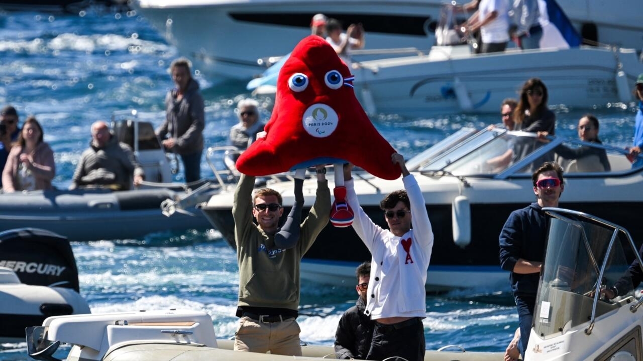 🔴 En direct : suivez la parade de la flamme olympique qui arrive à Marseille