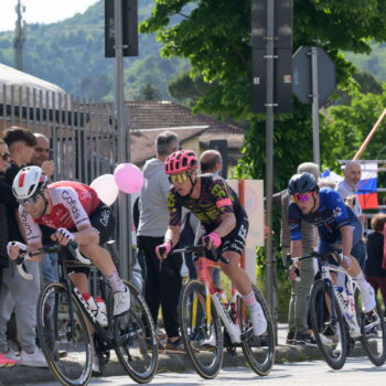 DIRECT. Giro 2024 : une mini Strade Bianche pour cette 6e étape, suivez la course