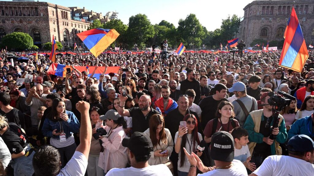 Armenien: Tausende Demonstranten fordern Rücktritt der armenischen Regierung