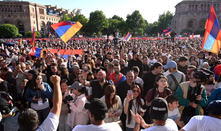 Armenien: Tausende Demonstranten fordern Rücktritt der armenischen Regierung