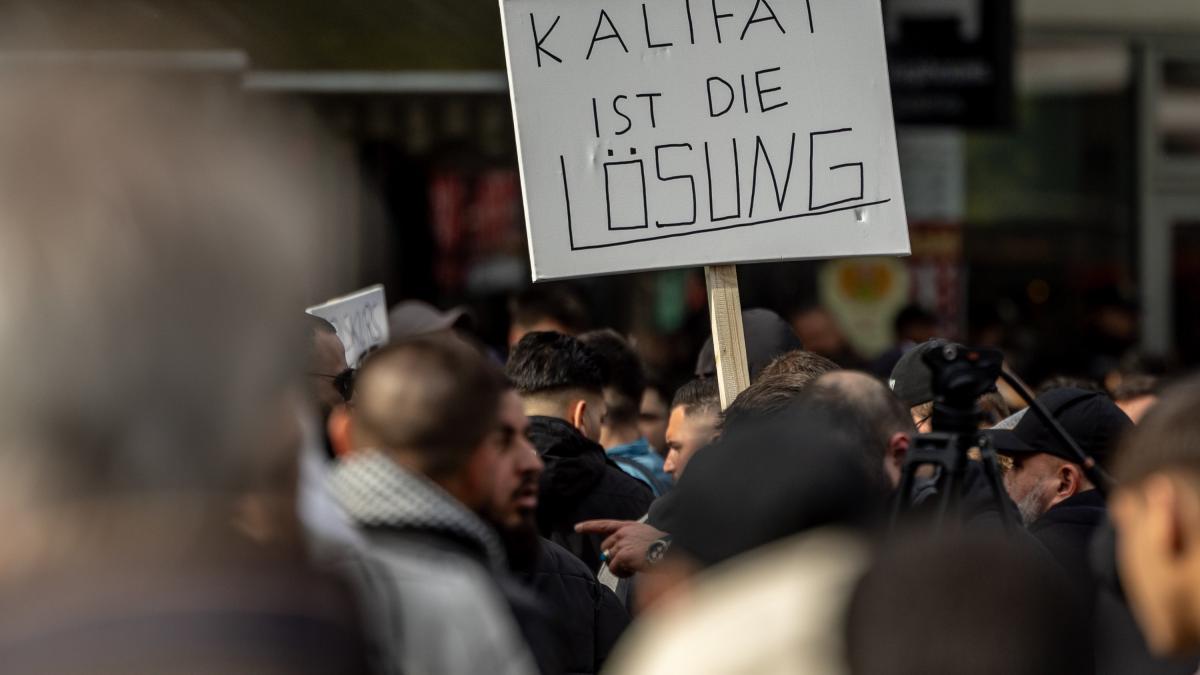 „Schlimm, dass wir so etwas tolerieren müssen – aber das Grundgesetz steht über allem“