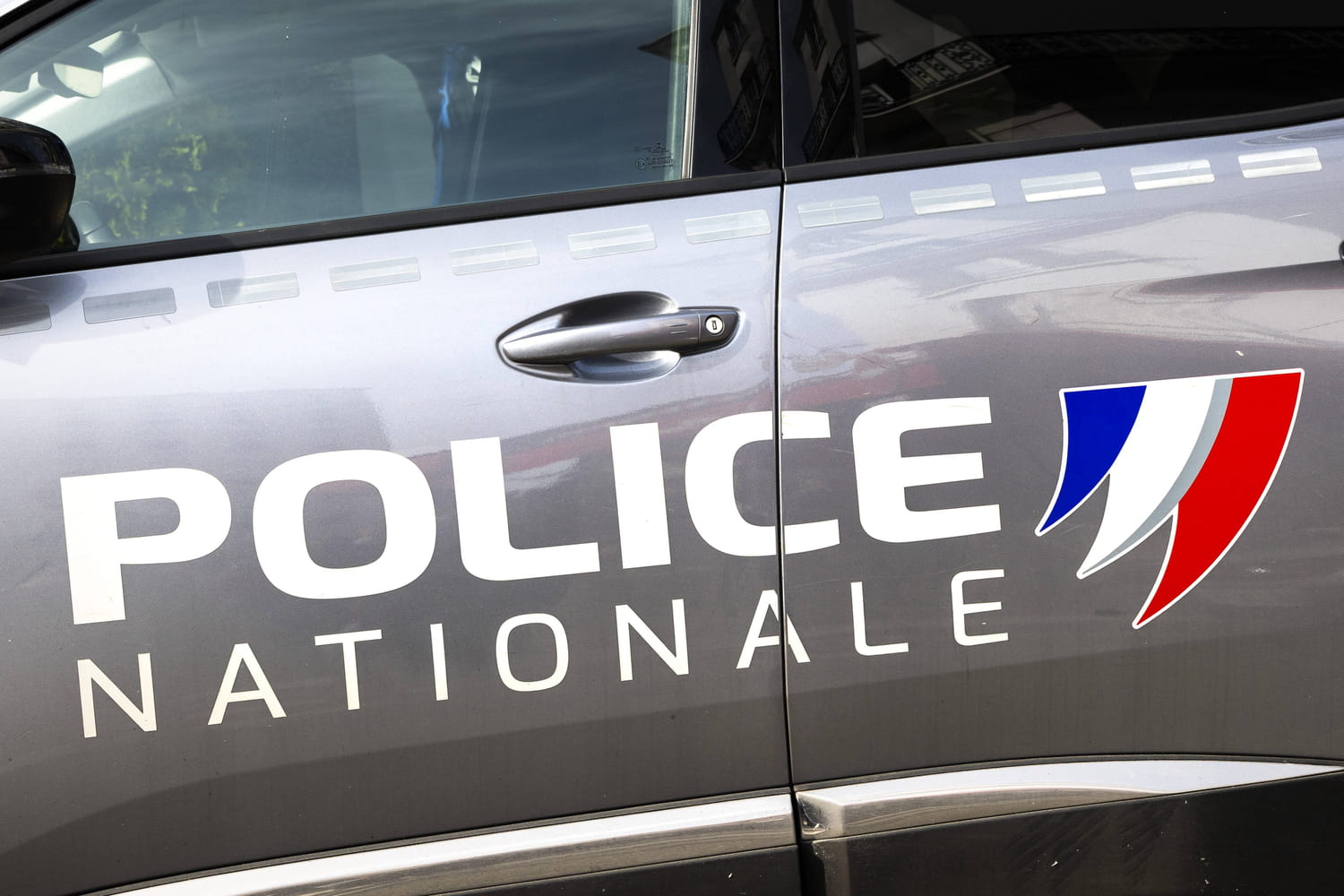 Paris : un cadavre démembré découvert dans une valise, un homme en garde à vue