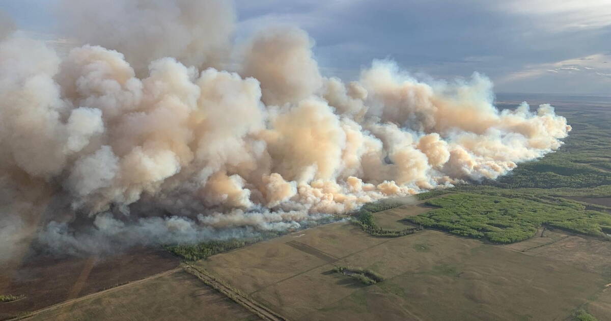 La saison des feux de forêt démarre en avance au Canada, des milliers de personnes évacuées