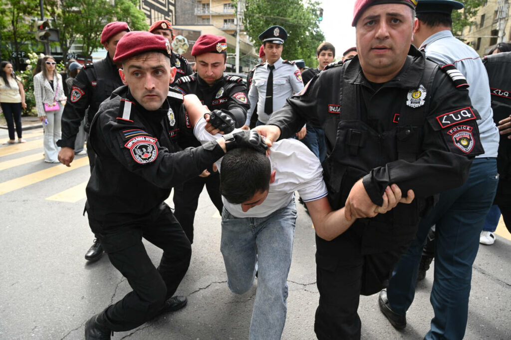 En Arménie, interpellation de 151 manifestants opposés à un transfert de terres à l’Azerbaïdjan