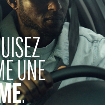 Cette nouvelle campagne de sécurité routière contre-attaque face aux clichés sexistes