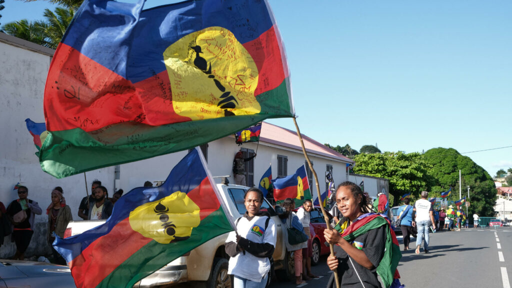 Nouvelle-Calédonie : violentes manifestations à Nouméa, un couvre-feu instauré mardi