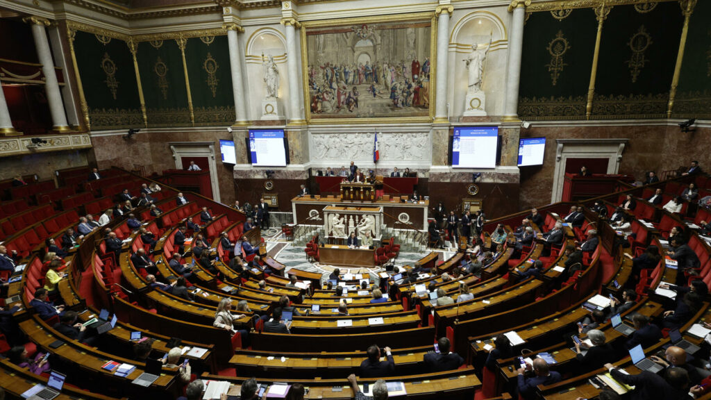 Nouvelle-Calédonie : le projet de révision constitutionnelle adopté à l’Assemblée, Macron poste un ultimatum