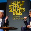 Joschka Fischer: "Ohne Demokratie sind die besten Absichten nichts"