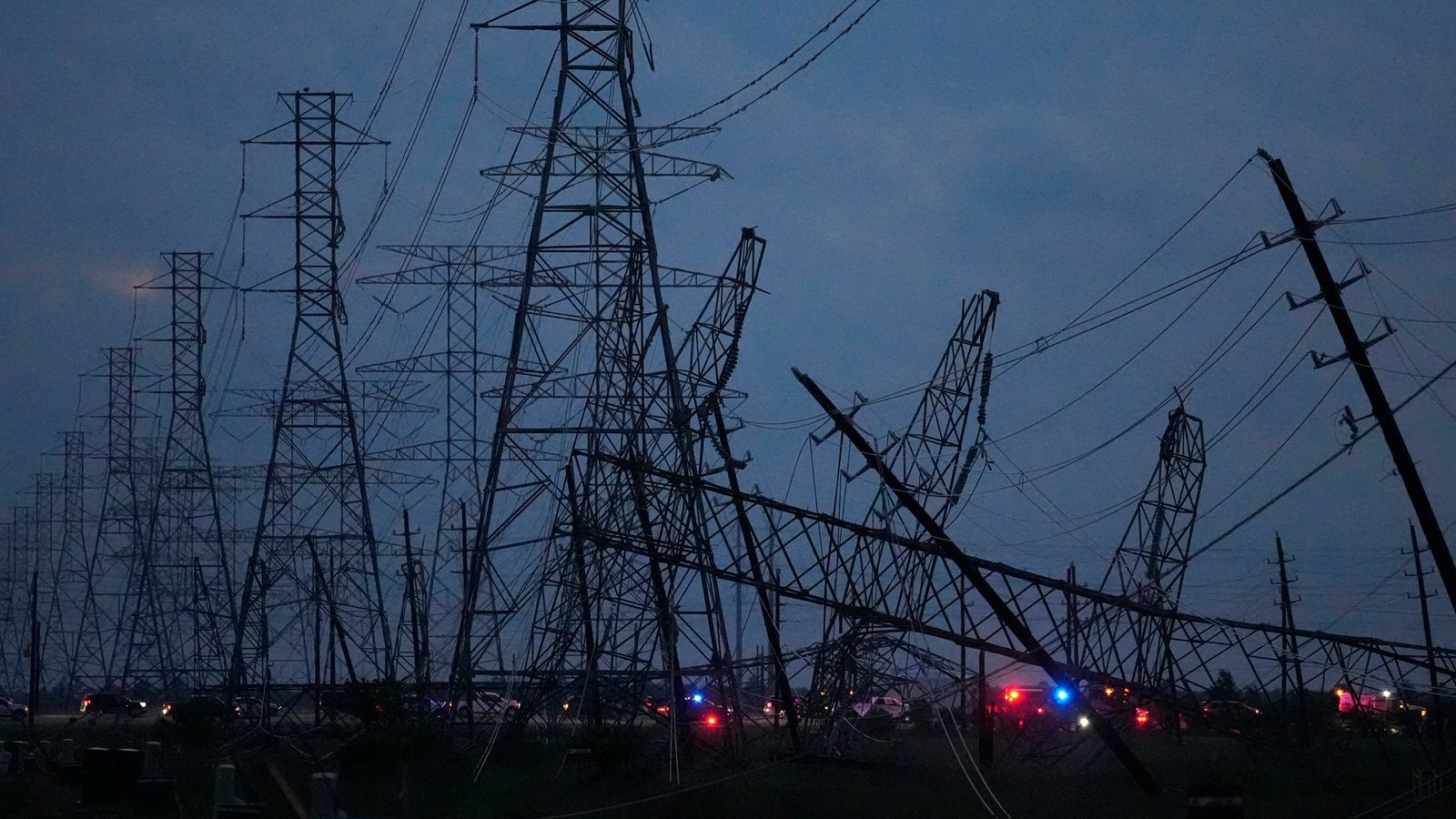 Transmission power lines down in Cypress, Texas. (Melissa Phillip/Houston Chronicle via AP)