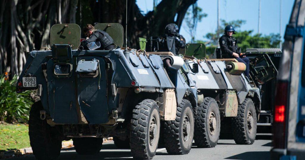 En Nouvelle-Calédonie, 600 gendarmes ont repris le contrôle de la route vers l’aéroport