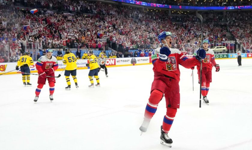 Eishockeyweltmeisterschaft: Gastgeber Tschechien schlägt Schweden deutlich und steht im Finale