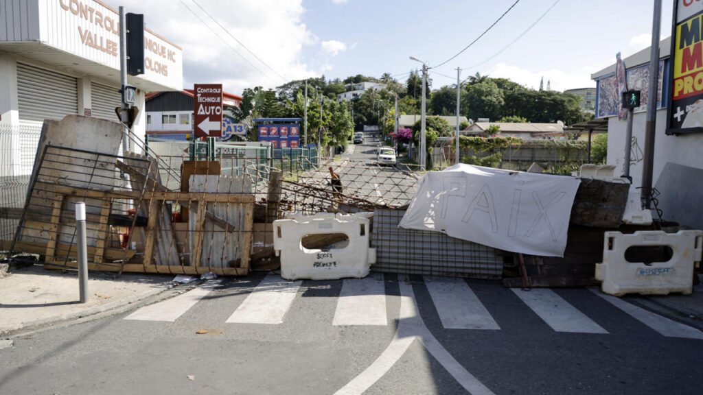 Nouvelle-Calédonie : l'état d'urgence sera levé mardi matin à Nouméa, annonce l'Élysée