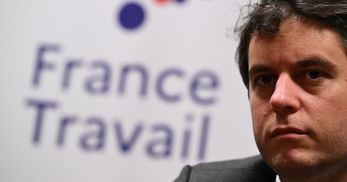 Le Premier ministre Gabriel Attal dans une agence de France Travail, le 1er mars 2024