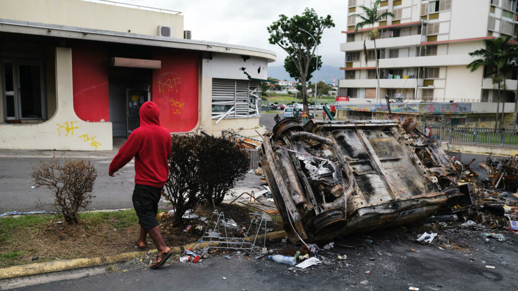 En Nouvelle-Calédonie, l’état d’urgence n’est pas reconduit mais des renforts sont envoyés