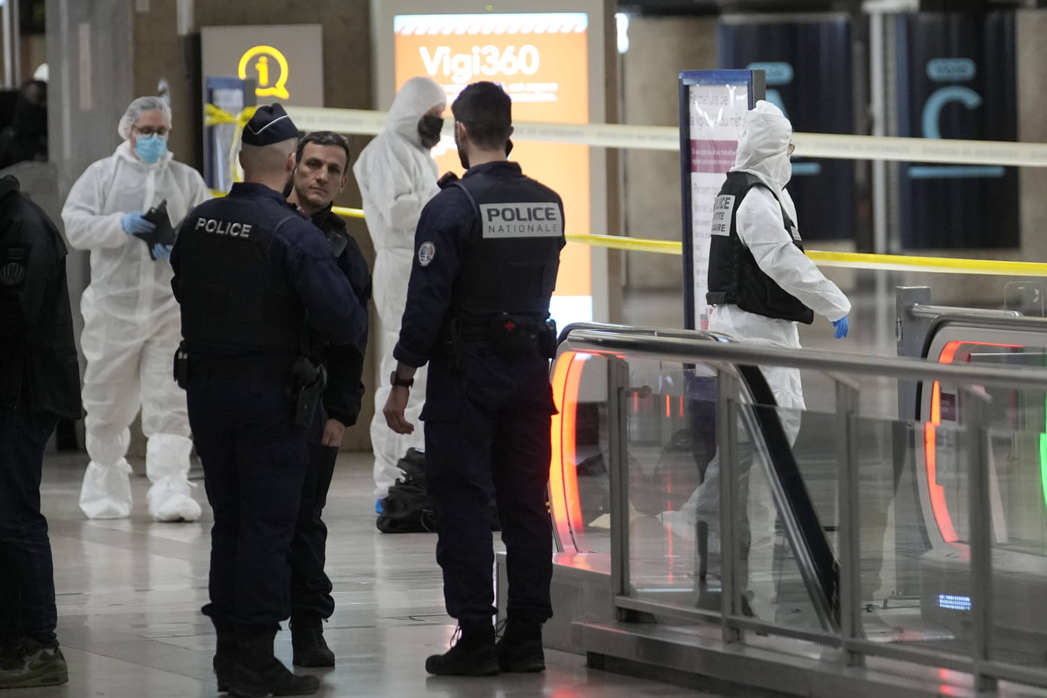 Attaque dans le métro à Lyon : ce que l'on sait du suspect au profil psychiatrique "chargé"