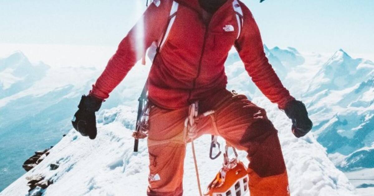 Revenu de l’Everest, Inoxtag maintient le suspense sur la réussite de son ascension
