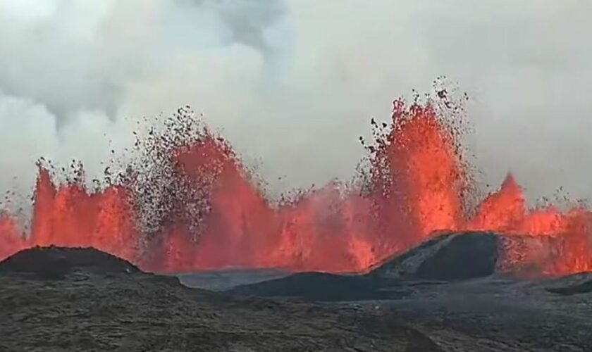 Volcano in Iceland erupts again