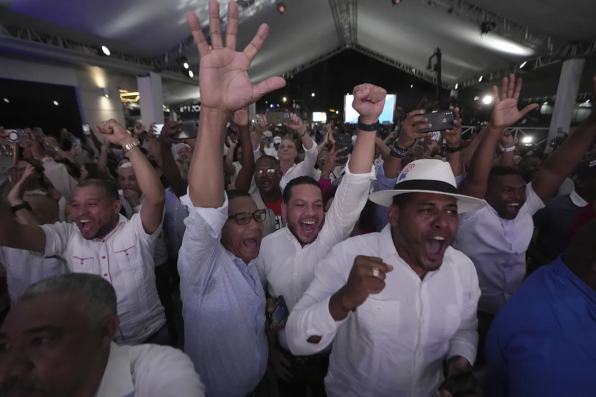 Abinader aventaja a sus rivales con más del 59% de los votos gracias a su mano dura en el tema haitiano