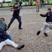 Al menos dos heridos tras un ataque con cuchillo en un acto de extrema derecha en la ciudad alemana de Mannheim