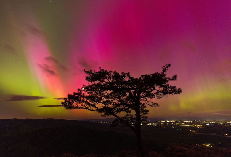 Auroras make surprise pre-dawn display in D.C. area after lighting up mountains