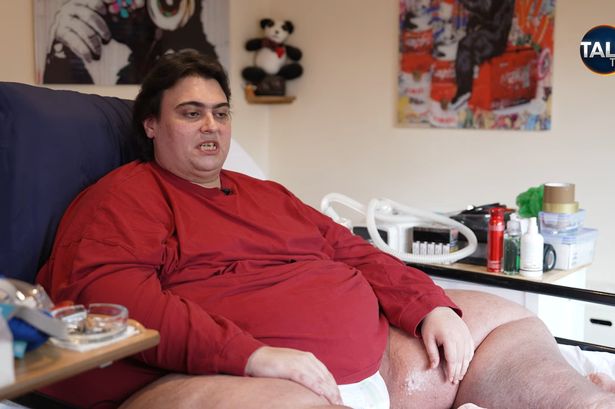 'Britain's heaviest man' who needed crane to lift 50st frame dies from organ failure