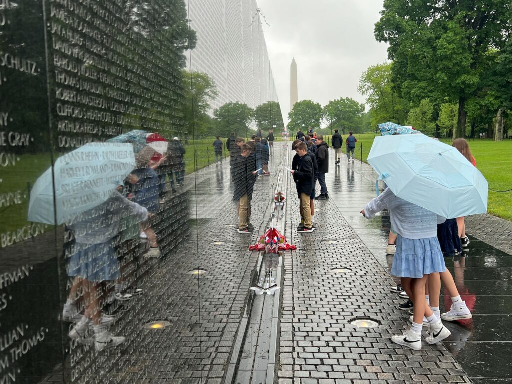 D.C.-area forecast: Showers hold down heat today ahead of cool weekend