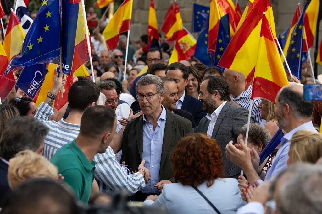 El PP abre la veda contra Vox "para absorberlo sin ridiculizarlo"