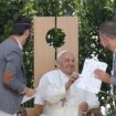 El Papa abraza a un palestino y a un israelí y denuncia «el sufrimiento de los dos pueblos»