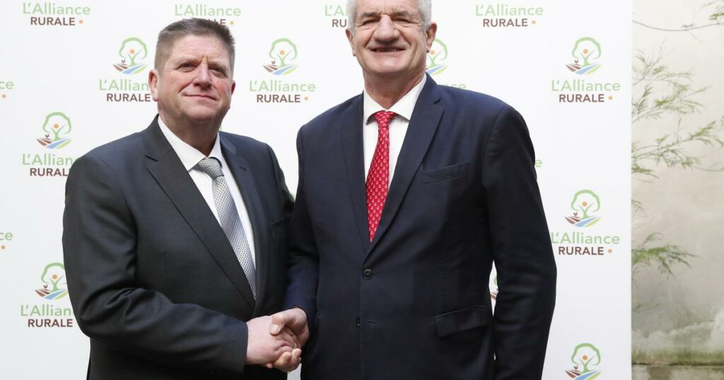 Européennes: dans le Calvados, Willy Schraen et Jean Lassalle à la conquête du vote rural