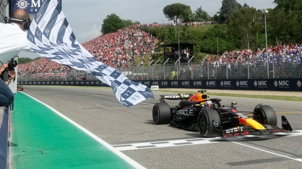 Red-Bull-Pilot Max Verstappen gewinnt auch den Großen Preis von Imola. Foto: Luca Bruno/Pool AP/AP