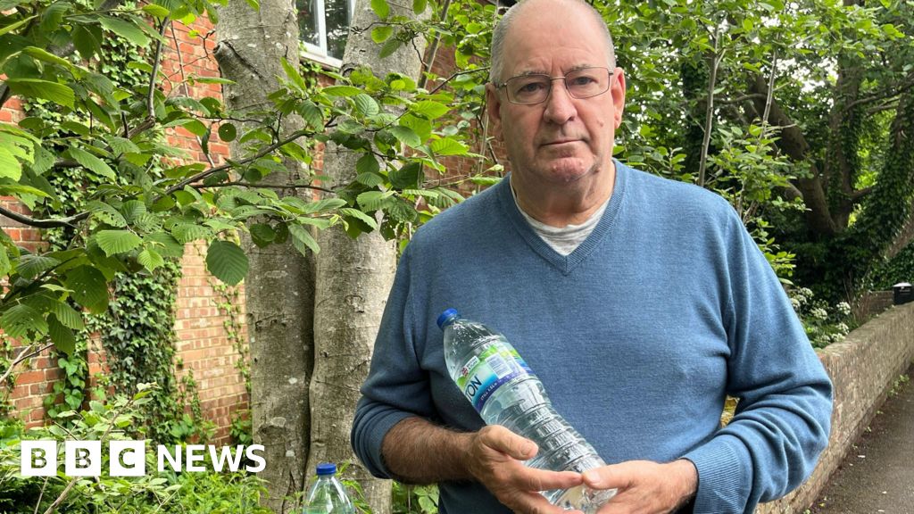 Hundreds of homes get 'do not drink water' warning