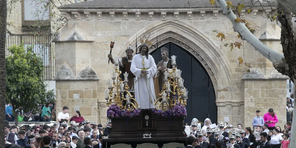 La O y la Bondad, las túnicas nazarenas que se suman en el futuro para las vísperas de Córdoba