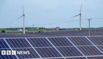 Labour pledges clean power push 'within months'