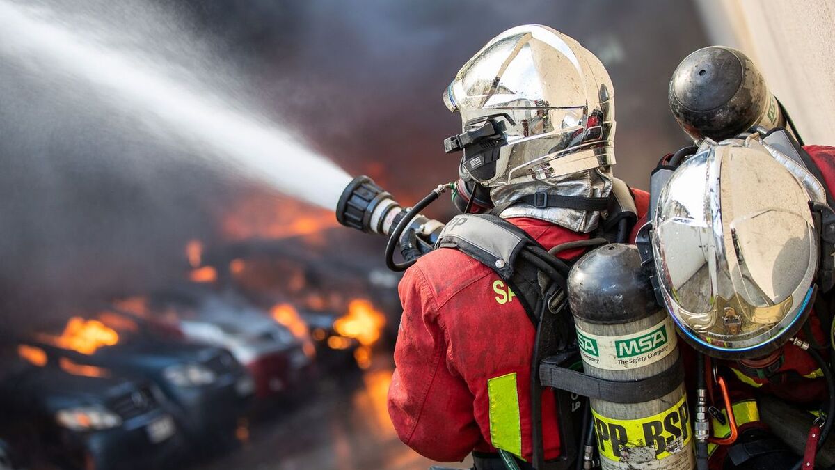 Les Pompiers de Paris recrutent 1200 soldats du feu