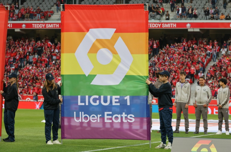 Ligue 1: Strap sur le logo contre l'homophobie: Oudéa-Castera réclame "des sanctions"