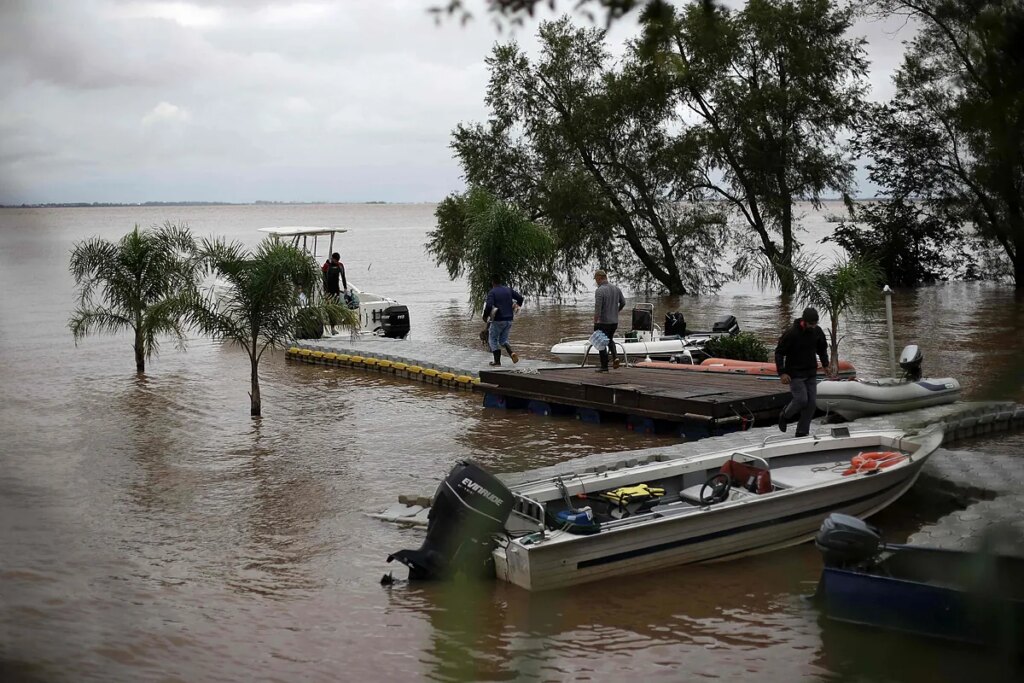 Nuevas lluvias instalan al sur de Brasil en una situación crítica: "Prácticamente todos los ríos muestran crecidas"