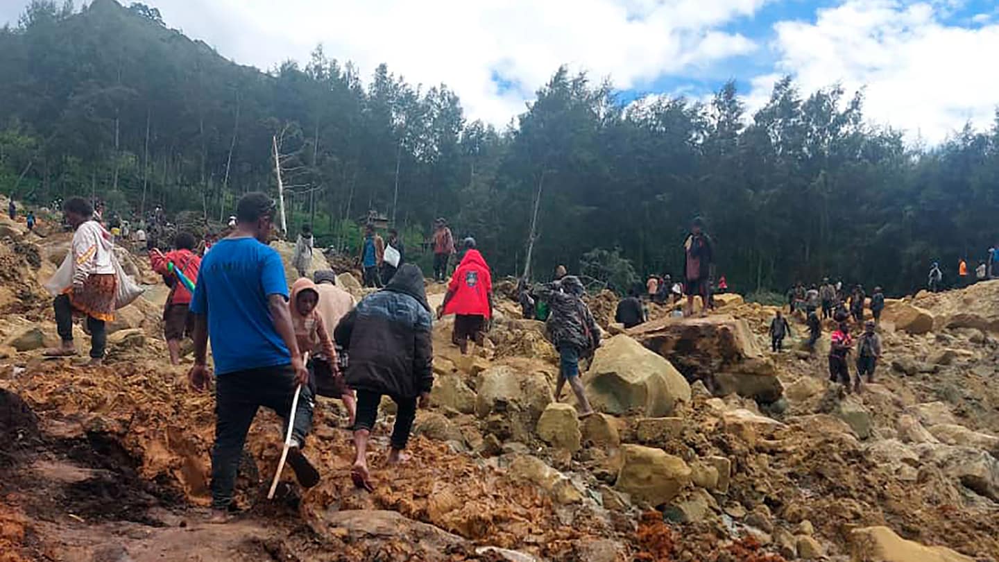 Papua New Guinea struggles to find the estimated 670 killed in landslide