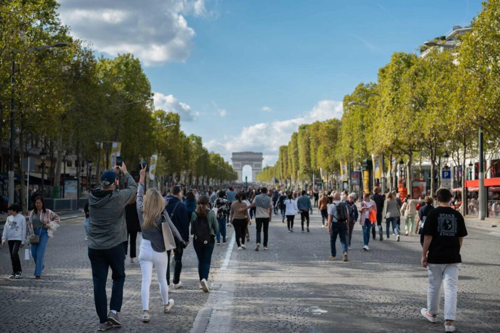 Paris 2024 : le gouvernement serein sur la venue des touristes cet été